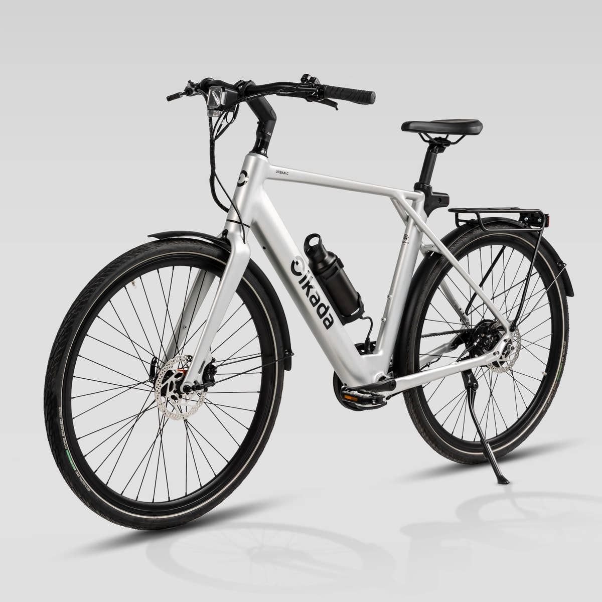 Front three-quarter view of the Cikada Urban Cruise commuter